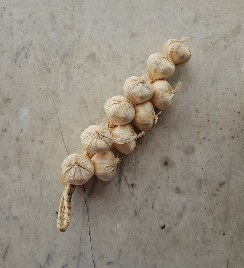 Artificial garlic