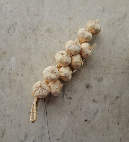 Artificial garlic