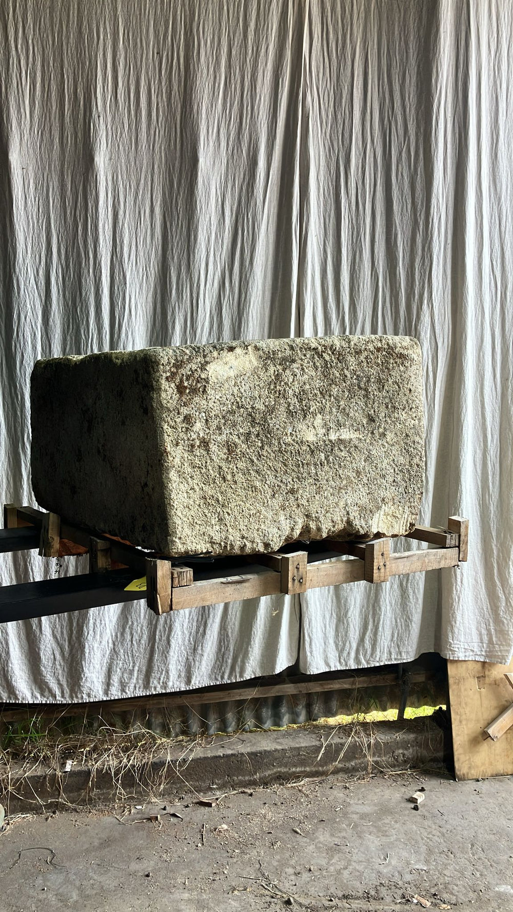 Vintage limestone trough D3