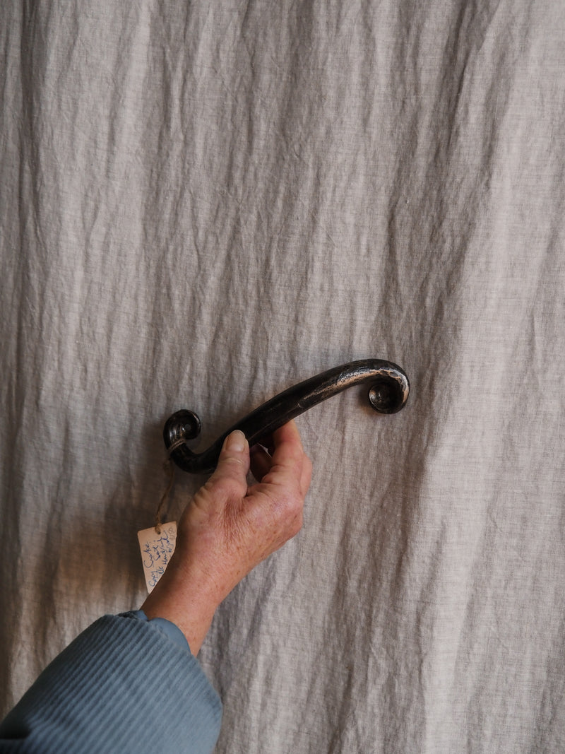 Twisty handle