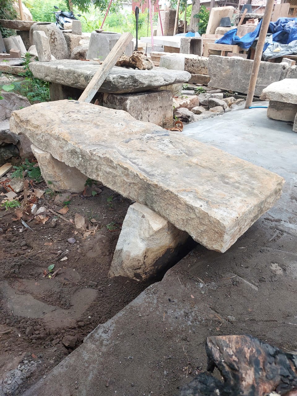 VINTAGE LIMESTONE BENCH B19