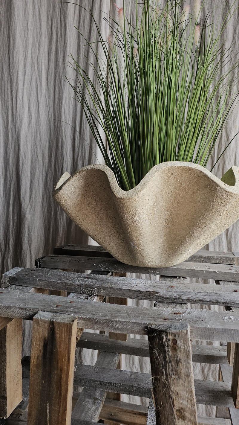 FLUTED POT