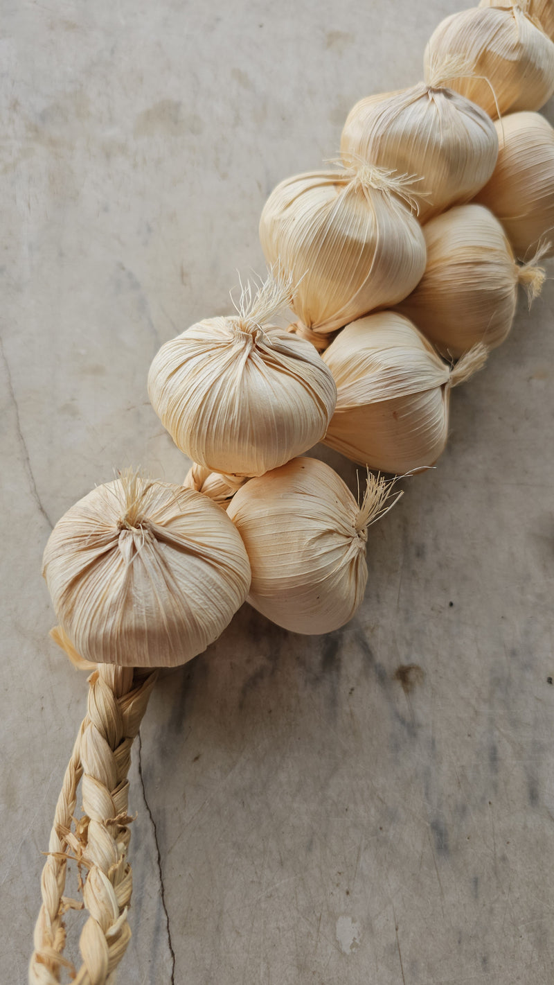 Artificial garlic