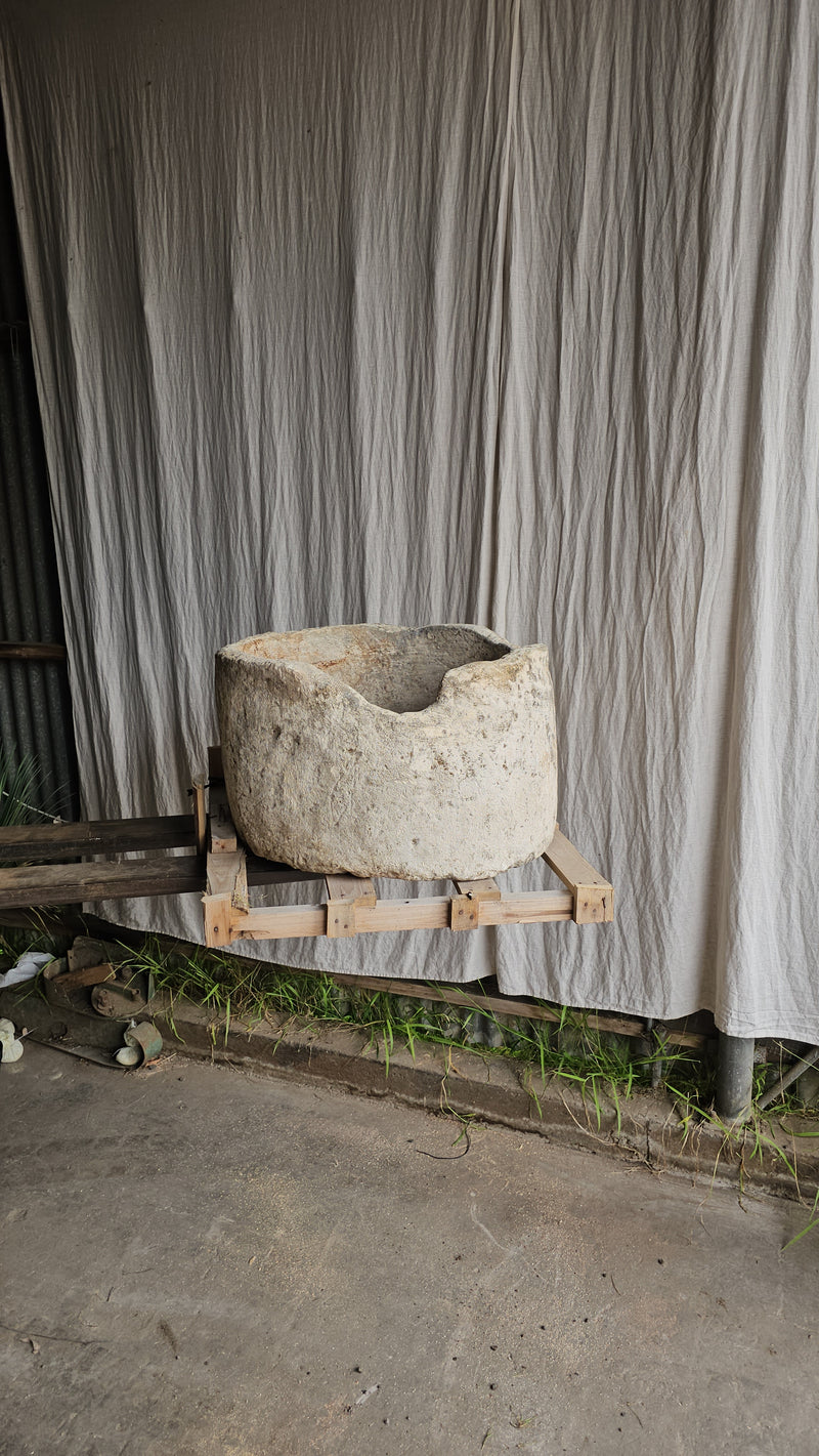 Vintage limestone trough C9 - Big Daisy