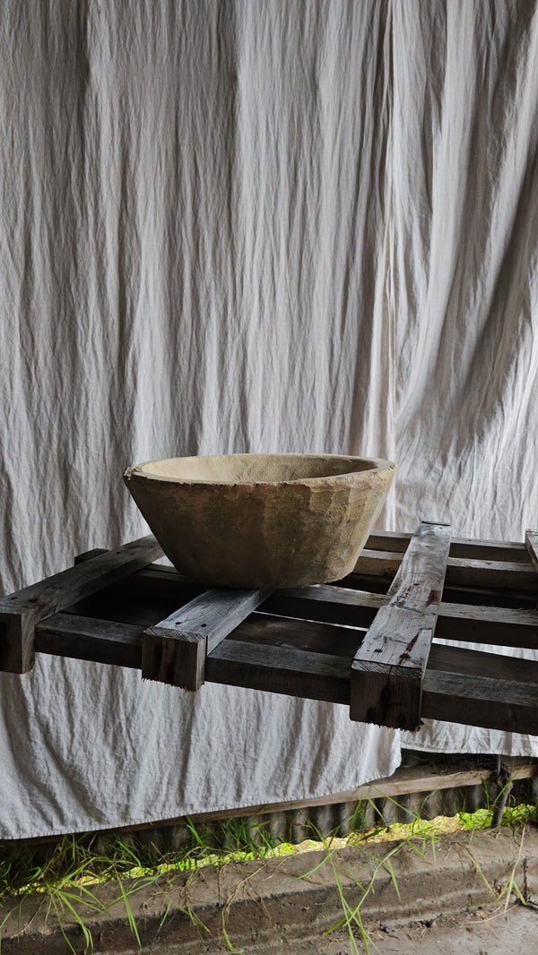 Vintage limestone dish C44-54