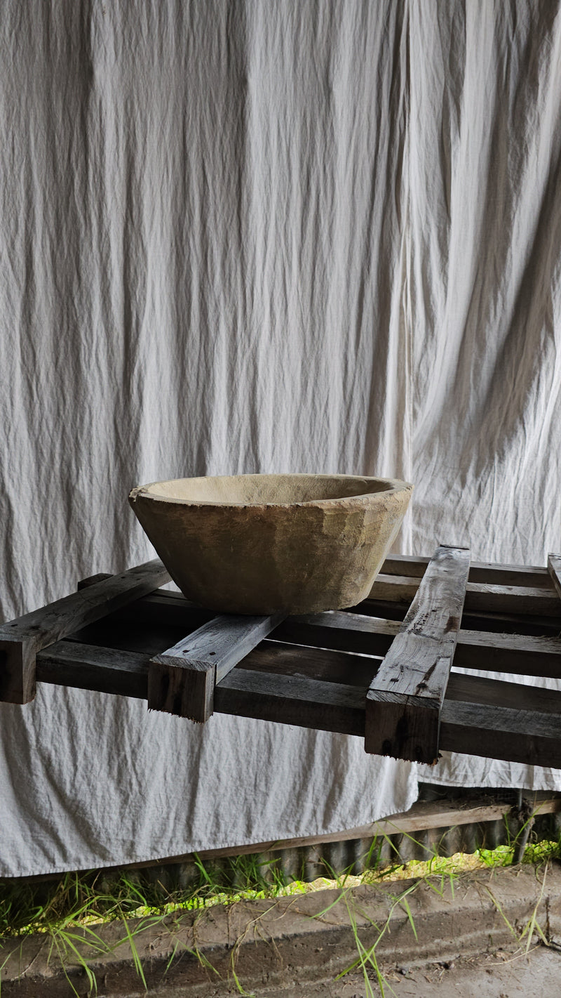 Vintage limestone dish C44-54