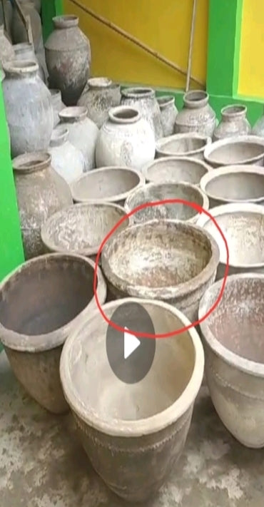 Vintage pot