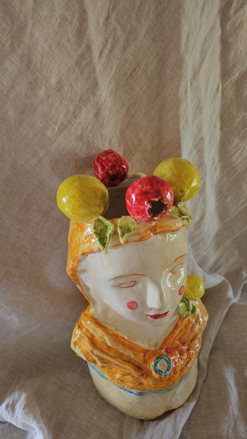 Face vase