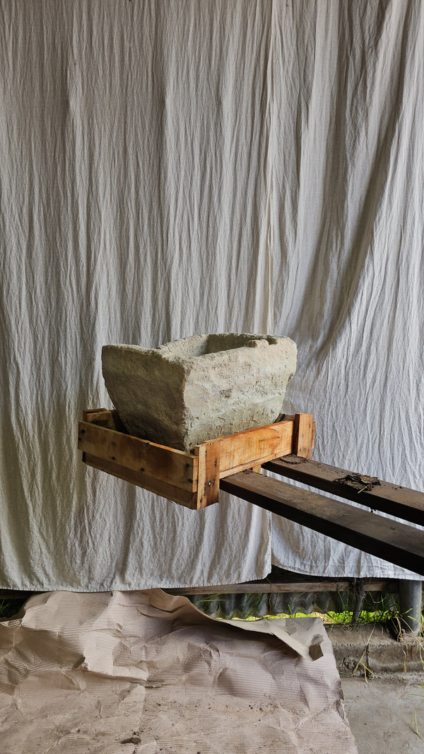 Vintage limestone trough C25