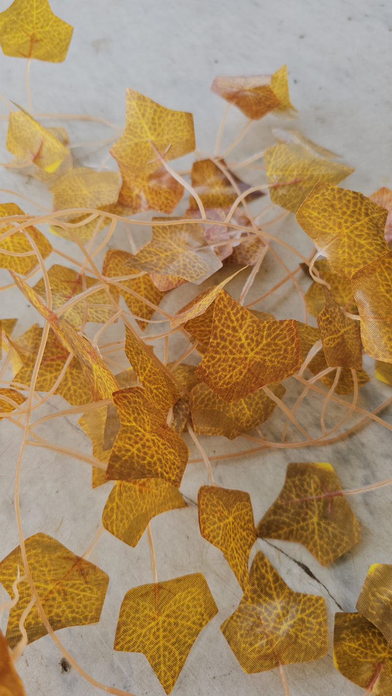 Artificial ivy tendrils